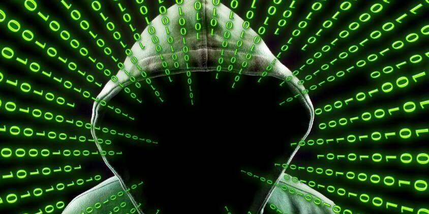 黑客入侵服务器，6500多个电商网站数据泄露