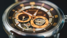 奢侈品手表短缺，推动二手手表市场快速增长